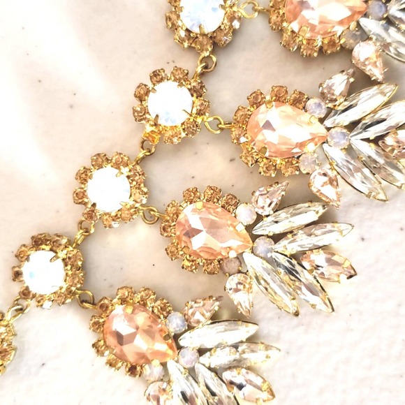 Necklace Gold Toned Statement Pink/Clear accent - Picture 2 of 2